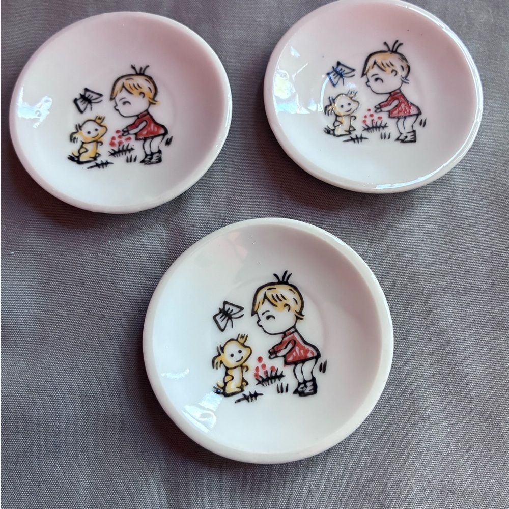 Vintage Mini Toy Tea Set - Blond Girl with Butterfly, 9 Piece Set - Picture 12 of 13